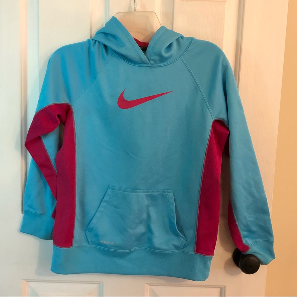 Nike Therma-fit hoodie. Youth XL